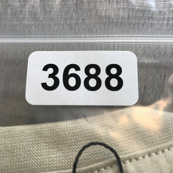 NEW 12 Butterfly Species "Limitless" T Shirt Size 2XL Sand Beige Shortsleeve NWT - Picture 9 of 9